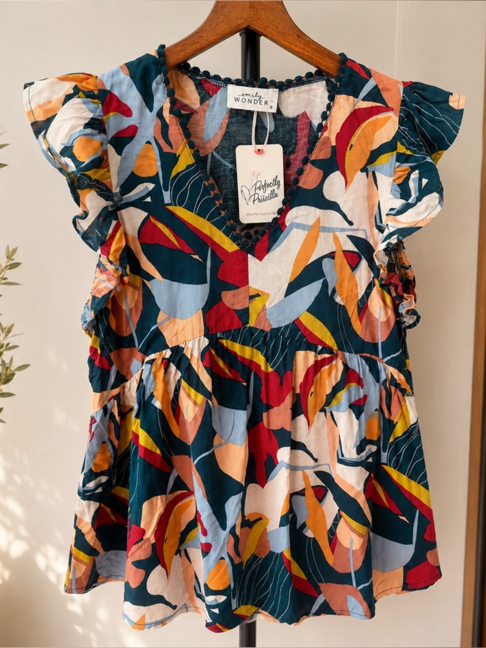 NWT Emily Wonder Tropical Print Babydoll Top size small